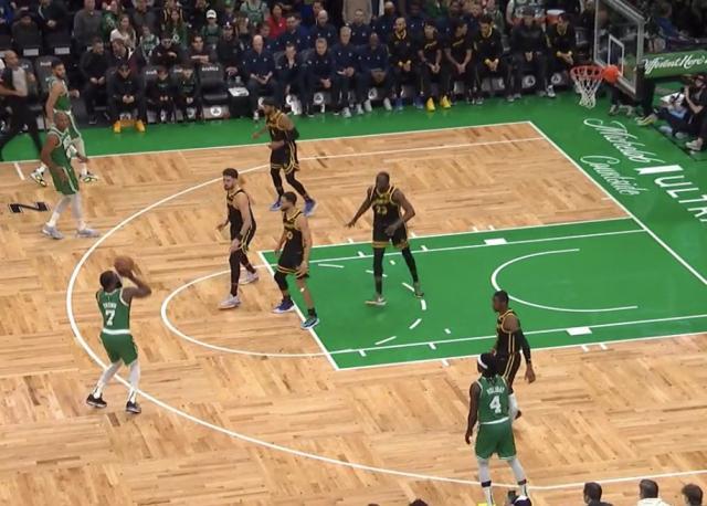 半岛体育官网-绿军感谢勇士“鬼才”策略！布朗单节5三分回应放空