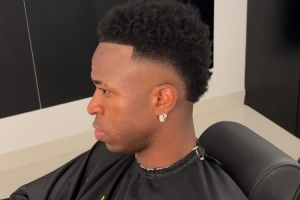 半岛体育-帅气迎接关键战⚽️维尼修斯新发型备战欧冠