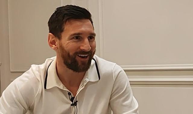 半岛体育注册网址-第5届世界杯前接受采访 梅西说愿为梦想付出全力