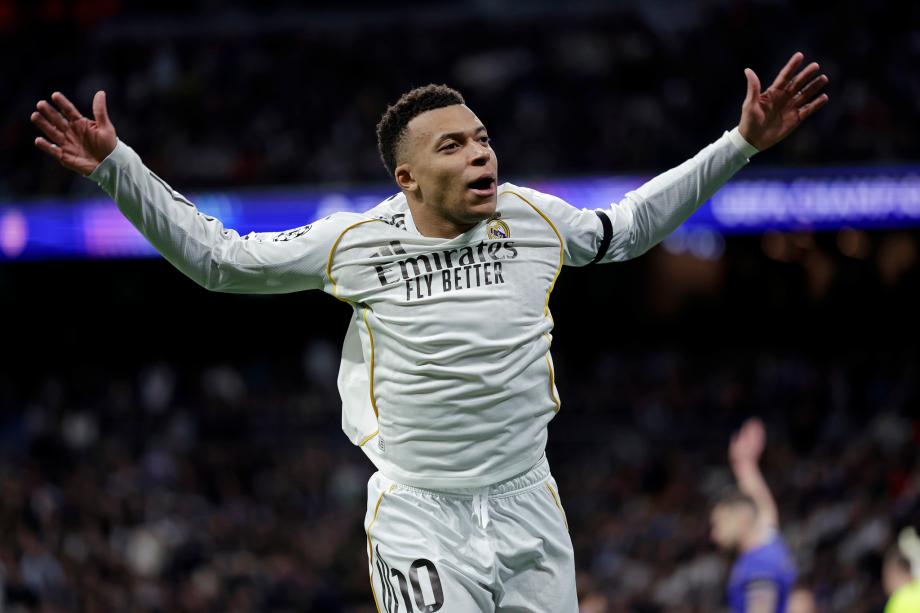 欧冠-姆巴佩双响维尼修斯造4球 皇马6-1胜摩纳哥