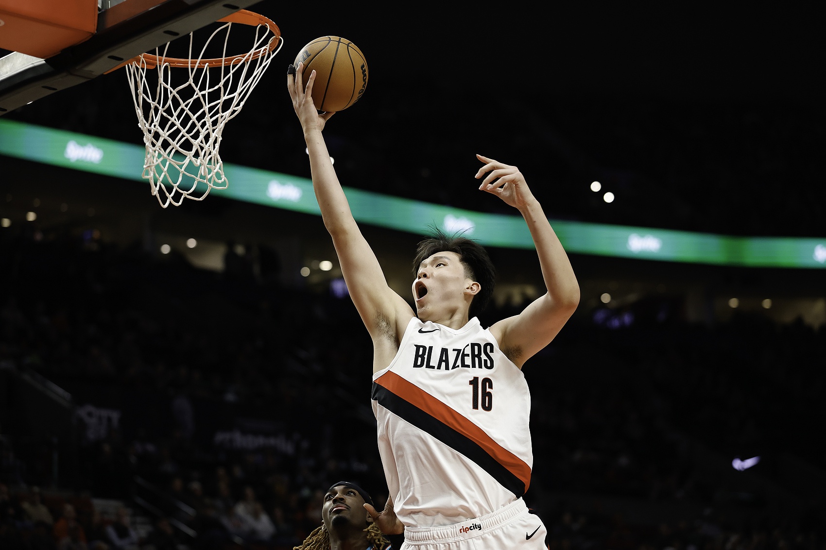 半岛体育下载-拓媒：这破队看不到希望 全场最大呼声居然发生在杨瀚森得分时候